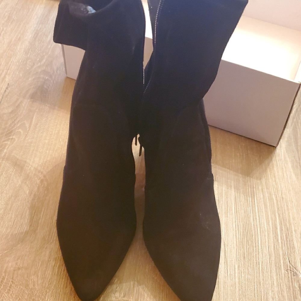 Steve MaddenTony black Real suede boots
